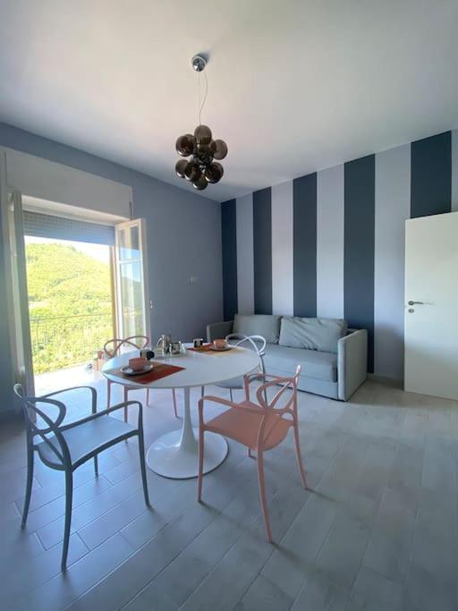 Una Suite Pop Nel Blu Della Costiera Tramonti Exterior photo
