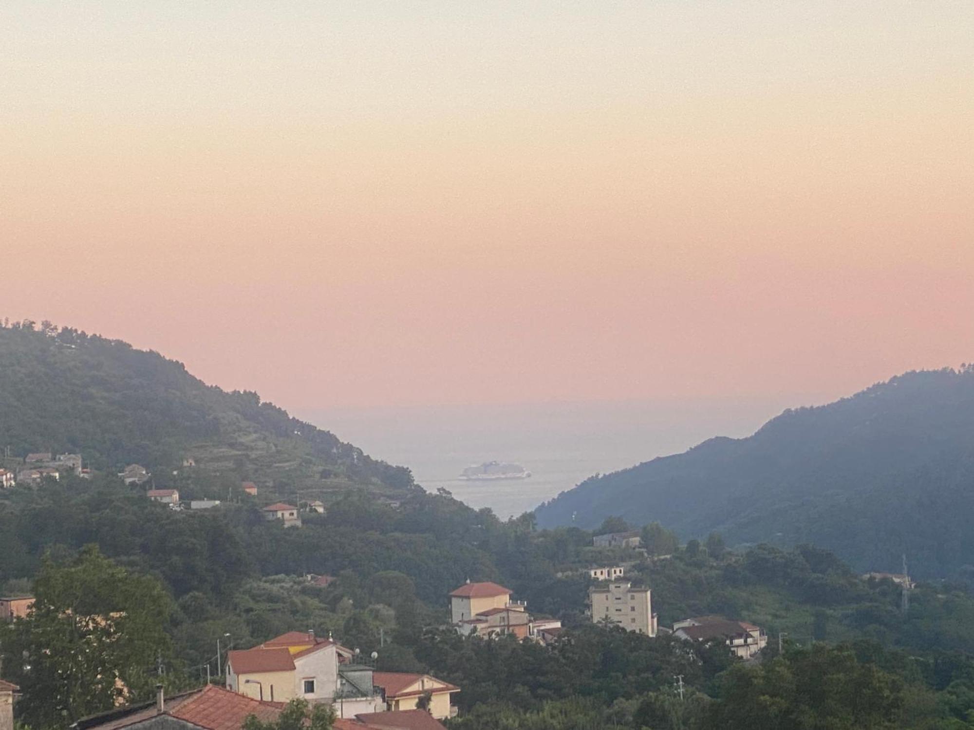 Una Suite Pop Nel Blu Della Costiera Tramonti Exterior photo